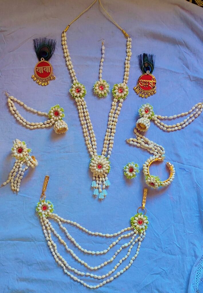 Floral jewellery